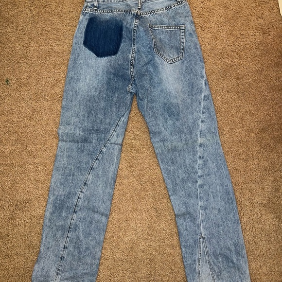 Ann Andelman asymmetrical twisted flared jeans lizard patch denim in blue - Picture 4 of 8